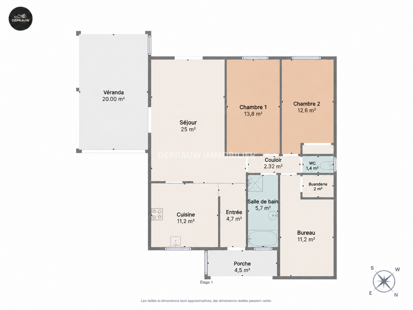 Maison 4 faces de plain-pied avec jardin, véranda et panneau